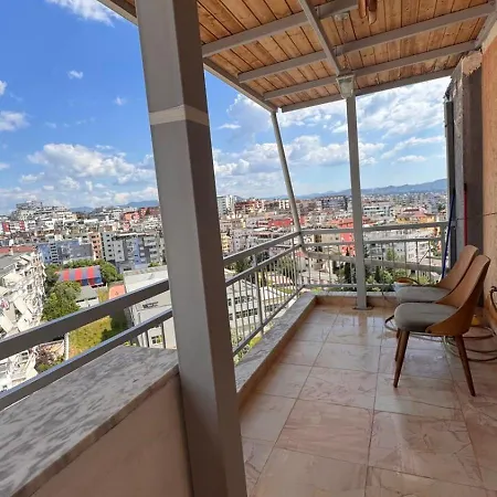 Skyline Retreat Fresku Apartmán Tirana